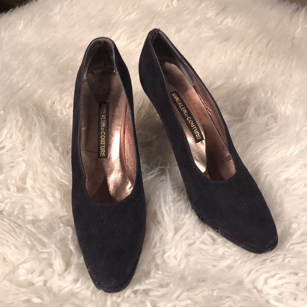 ANNE KLEIN COUTURE SUEDE LEATHER PUMPS‎